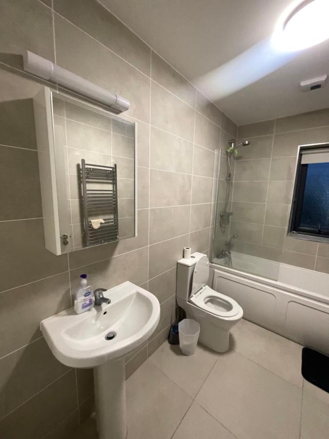 Private Room In A New Shared Apartment เมย์นูท ภายนอก รูปภาพ
