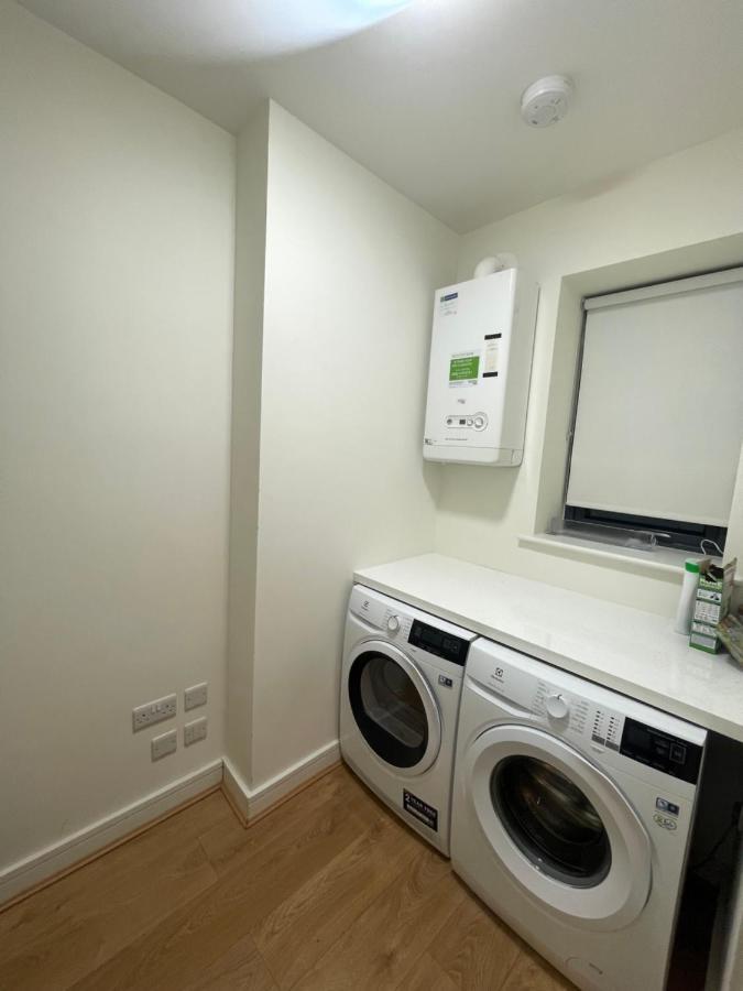 Private Room In A New Shared Apartment เมย์นูท ภายนอก รูปภาพ