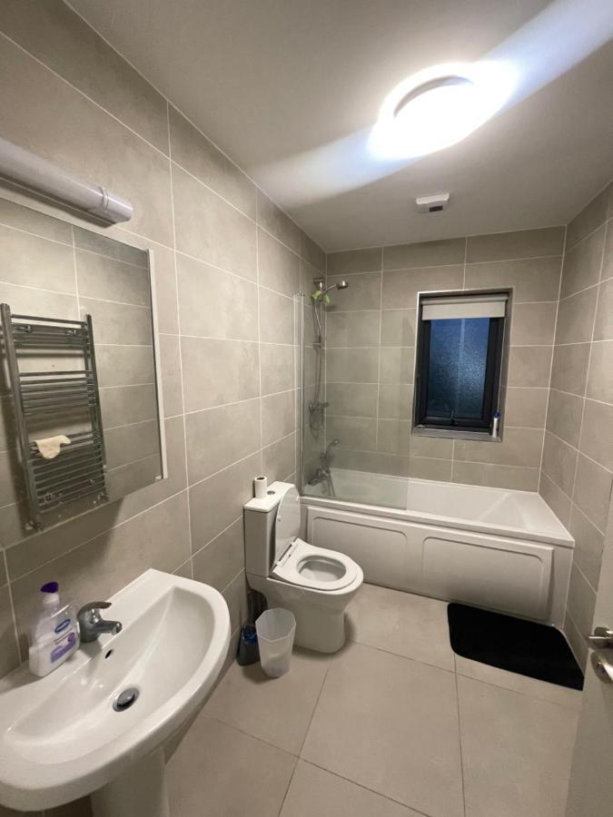 Private Room In A New Shared Apartment เมย์นูท ภายนอก รูปภาพ